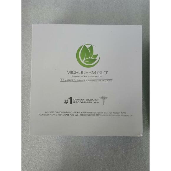 Microderm GLO Diamond Microdermabrasion Machine - Picture 1 of 4